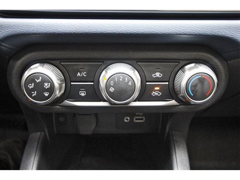 Used 2025 Nissan Versa SV w/ Trunk Package image 23