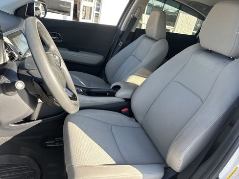 Used 2022 Honda HR-V EX image 10