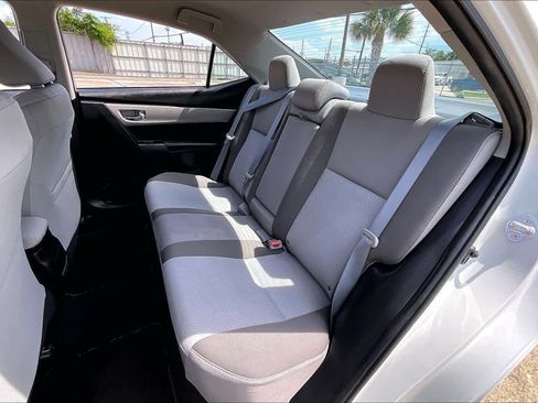 Used 2018 Toyota Corolla LE FWD image 41