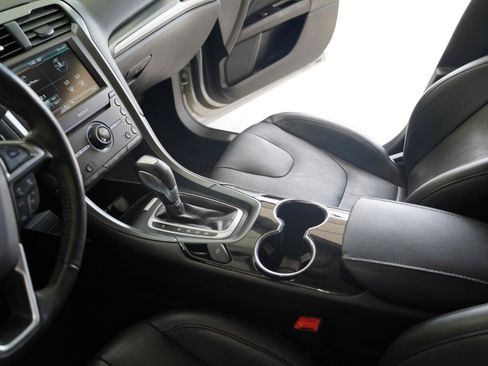 Used 2016 Ford Fusion Titanium FWD image 17