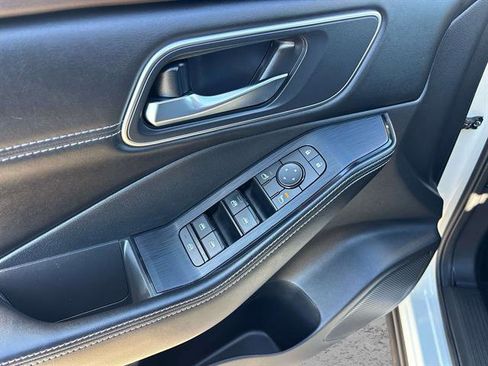 Certified 2021 Nissan Rogue SV w/ Premium Package image 19