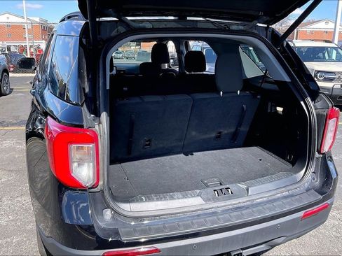 Certified 2022 Ford Explorer XLT w/ Class IV Trailer Tow Package image 26