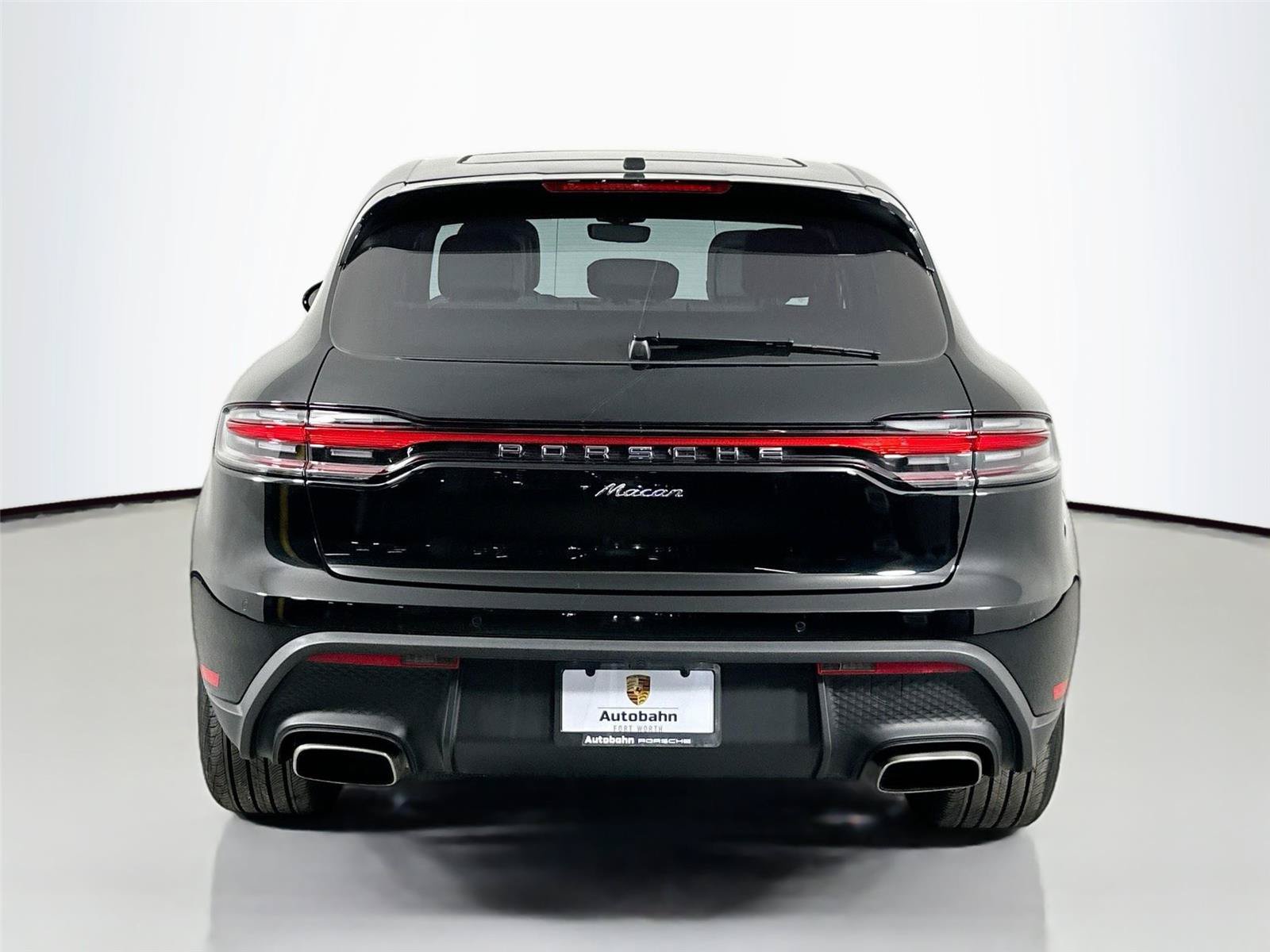 Certified 2024 Porsche Macan AWD/4WD image 6