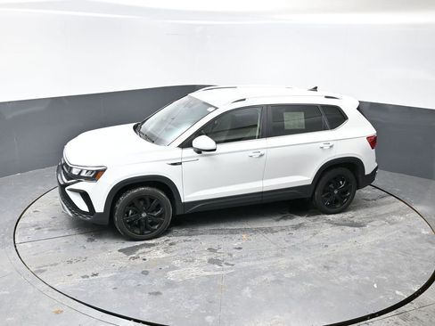 Used 2022 Volkswagen Taos SE w/ IQ.Drive SE Package image 41