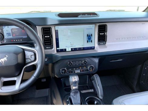 Used 2024 Ford Bronco Outer Banks AWD/4WD image 6