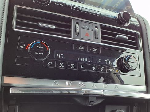 Used 2024 Nissan Armada SV image 8