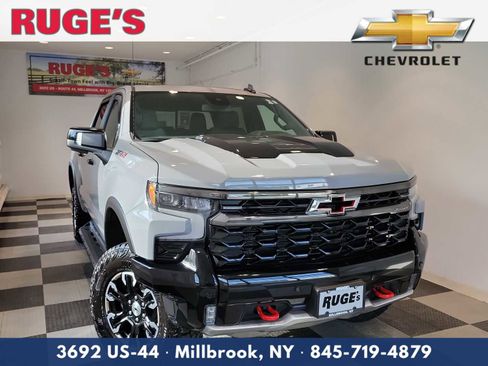 Used 2025 Chevrolet Silverado 1500 ZR2 AWD/4WD image 1