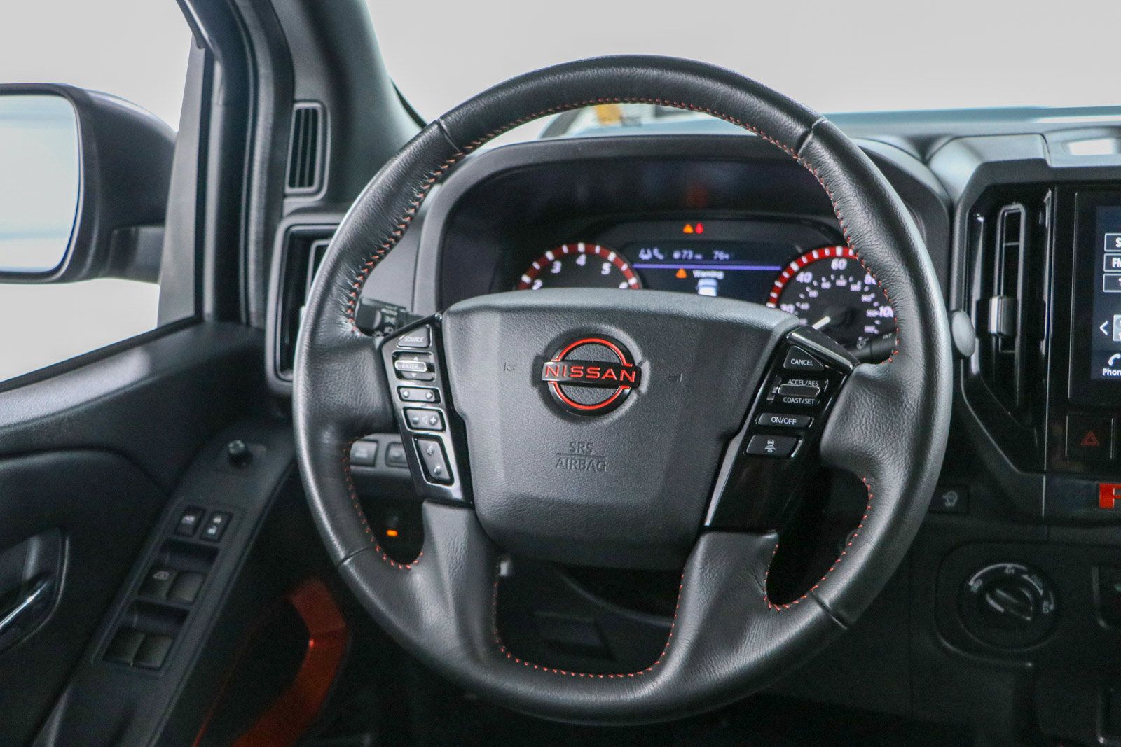 Used 2025 Nissan Frontier PRO-4X w/ Interior Protection Package AWD/4WD image 12
