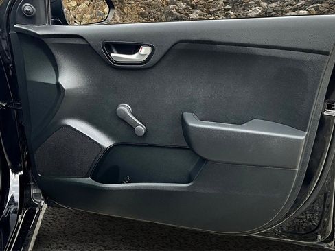 Used 2018 Kia Rio LX image 19