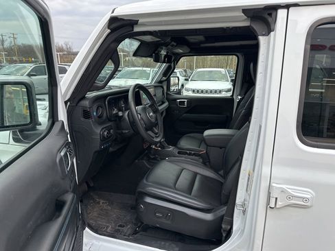 Used 2024 Jeep Wrangler Unlimited Rubicon 4xe image 7