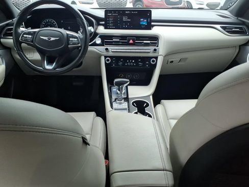 Used 2024 Genesis G70 2.5T RWD image 13