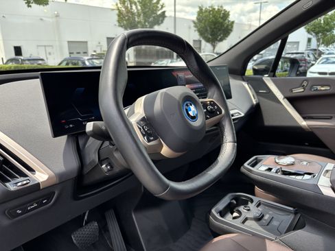 Certified 2023 BMW iX xDrive50 w/ Premium Package AWD/4WD image 17