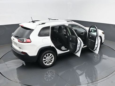 Used 2020 Jeep Cherokee Latitude w/ Cold Weather Group AWD/4WD image 27