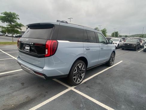 New 2025 Ford Expedition Platinum w/ Platinum Ultimate Package AWD/4WD image 7