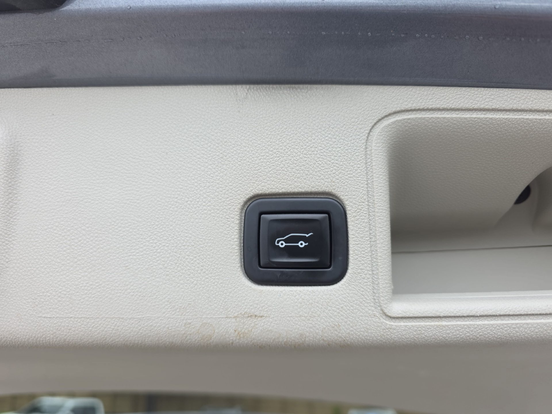 Used 2020 GMC Terrain Denali w/ Denali Premium Package FWD image 13