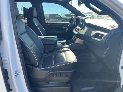 Used 2024 GMC Yukon SLT w/ SLT Luxury Package image 33