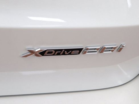 Used 2025 BMW X1 xDrive28i w/ Technology Package image 13