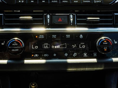 Used 2023 Nissan Pathfinder SL w/ Lighting Package (N92) AWD/4WD image 21