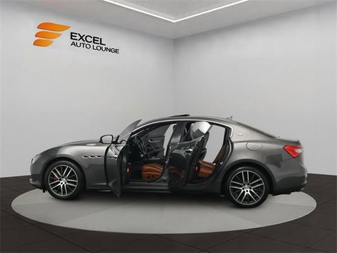 Used 2017 Maserati Ghibli image 39