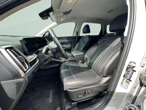 Used 2024 Kia Sorento S FWD image 10