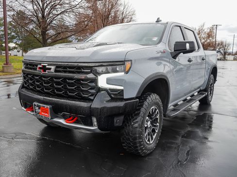 Used 2024 Chevrolet Silverado 1500 ZR2 w/ Technology Package image 4