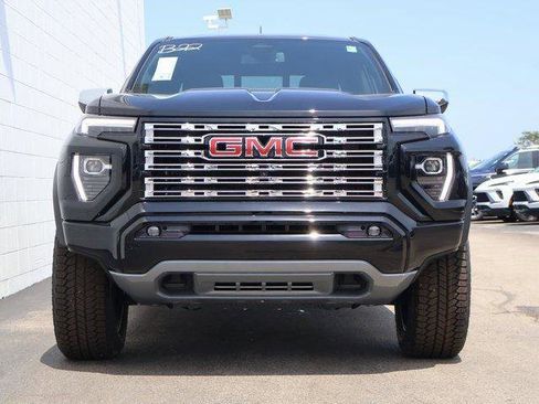 New 2025 GMC Canyon Denali image 2