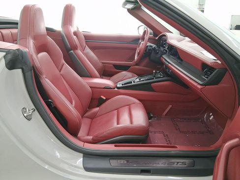 Certified 2022 Porsche 911 Carrera 4 GTS image 31