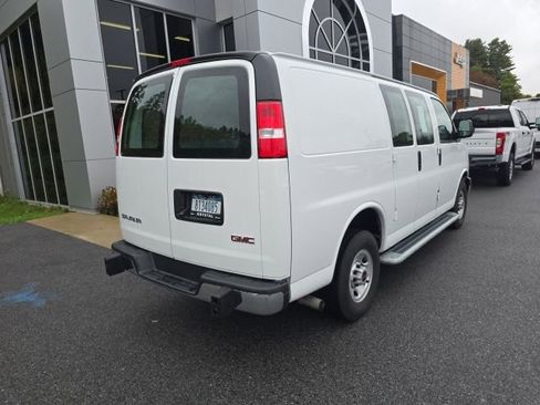 Used 2024 GMC Savana 2500 w/ Driver Convenience Package image 6