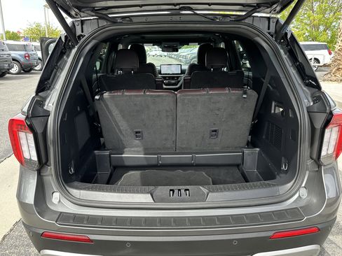 Used 2025 Ford Explorer Platinum w/ LUX Leather Package image 24
