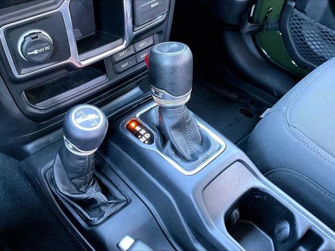 Used 2022 Jeep Wrangler Sport AWD/4WD image 29