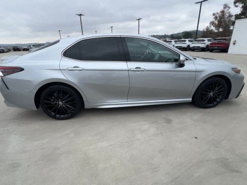 Used 2023 Toyota Camry XSE FWD image 9