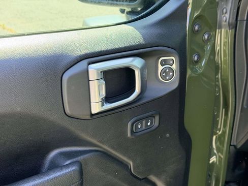 Used 2022 Jeep Wrangler Unlimited Sport AWD/4WD image 19