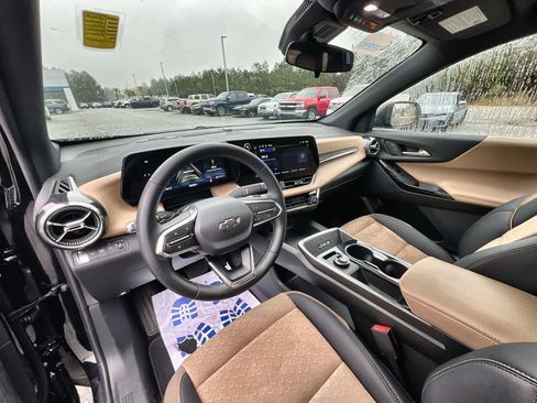 Used 2026 Chevrolet Equinox ACTIV w/ Convenience Package III image 10