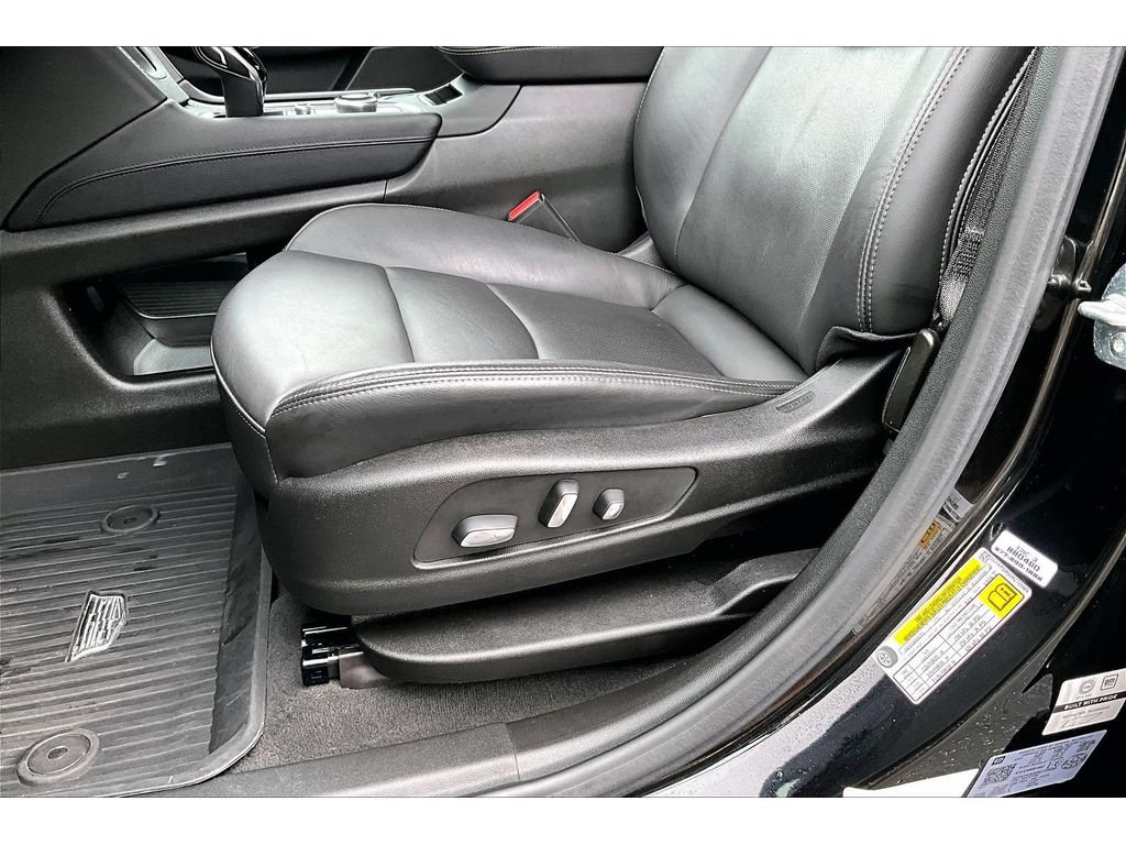 Used 2024 Cadillac XT6 Sport w/ LPO, Floor Liner Package AWD/4WD image 25
