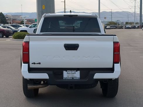 Used 2026 Toyota Tacoma TRD Off-Road AWD/4WD image 4
