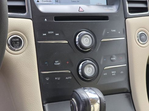 Used 2017 Ford Taurus SEL w/ Equipment Group 201A image 28