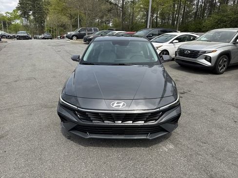 New 2026 Hyundai Elantra Limited FWD image 2