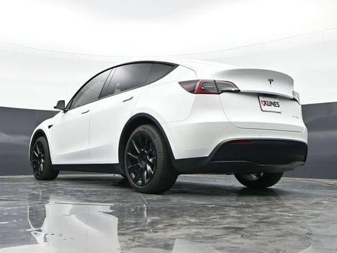 Used 2021 Tesla Model Y Long Range AWD/4WD image 44