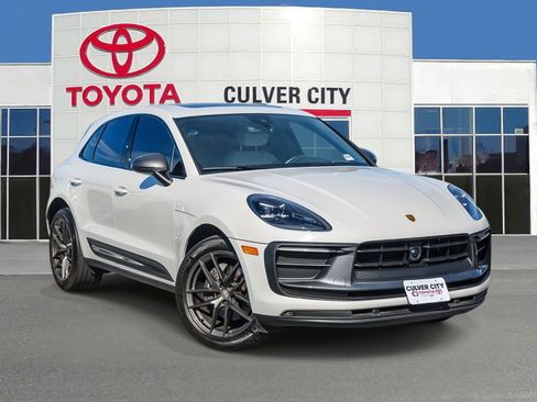 Used 2023 Porsche Macan Turbo AWD/4WD image 1
