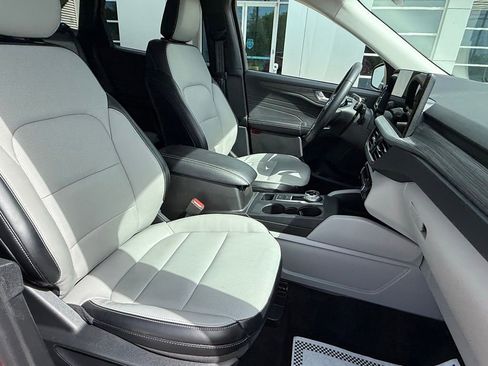Used 2024 Ford Escape Platinum AWD/4WD image 14
