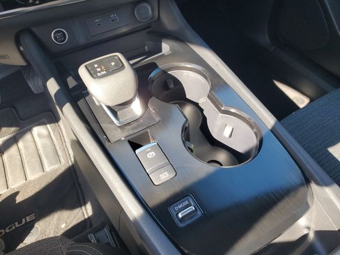 Certified 2023 Nissan Rogue SV image 23