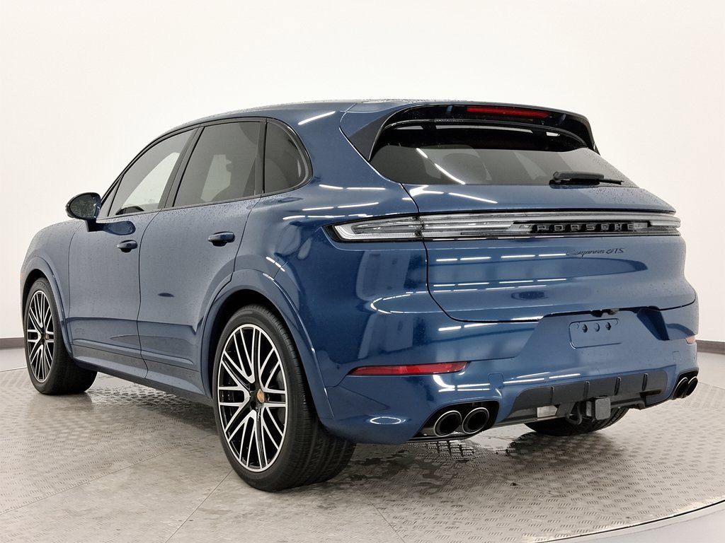 Certified 2025 Porsche Cayenne GTS AWD/4WD image 3