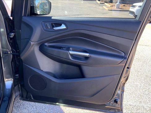 Used 2018 Ford Escape SE w/ Ford Safe & Smart Package image 21