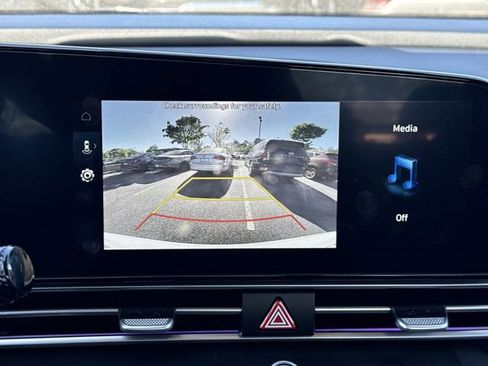 Certified 2025 Hyundai Elantra SEL FWD image 29