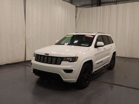 Certified 2018 Jeep Grand Cherokee Altitude AWD/4WD image 4
