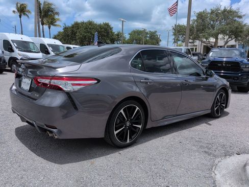 Used 2020 Toyota Camry XSE FWD image 5