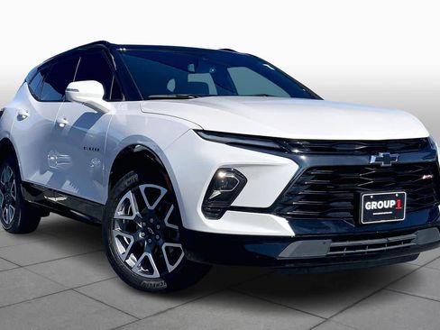 Certified 2025 Chevrolet Blazer RS w/ Enhanced Convenience Package image 3