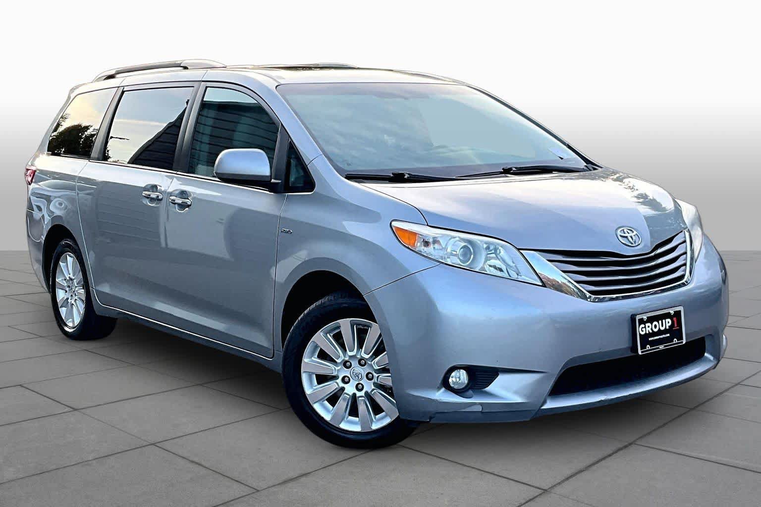 Used 2016 Toyota Sienna XLE w/ XLE Navigation Package AWD/4WD image 2