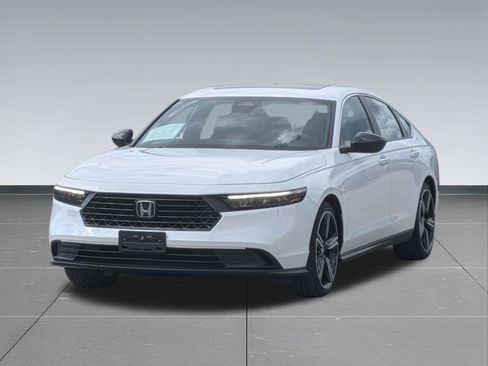 Used 2023 Honda Accord Sport image 9