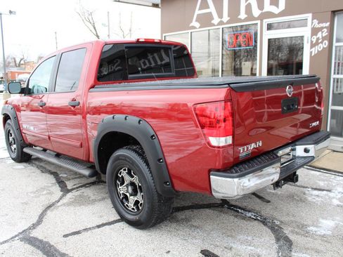 Used 2014 Nissan Titan SV w/ SV Value Truck Package image 7